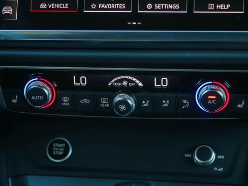 New 2025 Audi Q3 2.0T Premium image 18