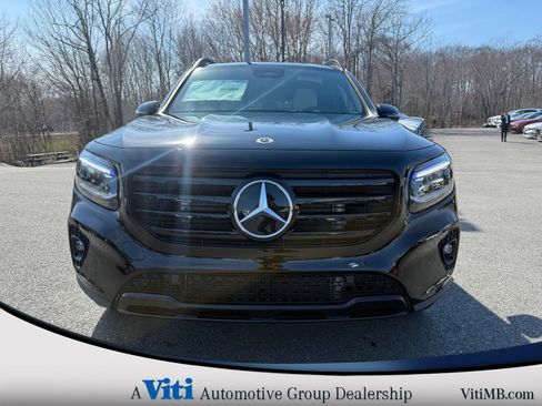 Used 2026 Mercedes-Benz GLB 250 4MATIC image 3