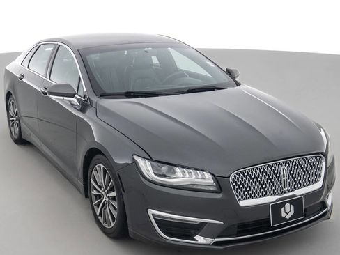 Used 2017 Lincoln MKZ Premiere image 1