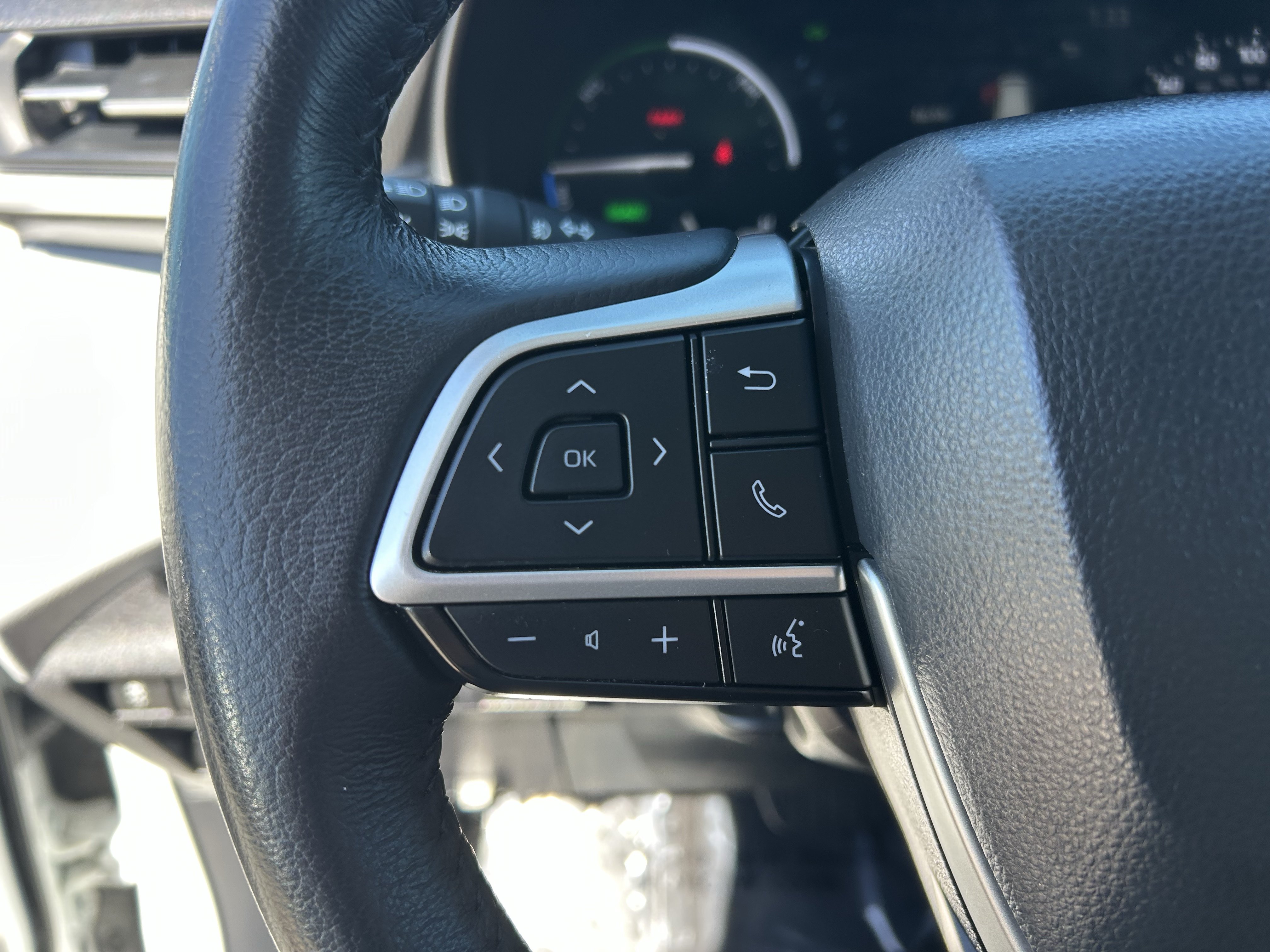 Certified 2025 Toyota Sienna XLE FWD image 26