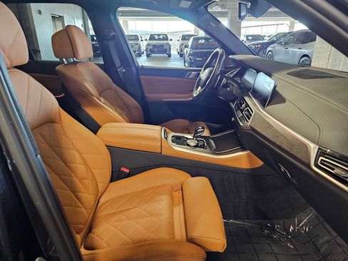 Used 2023 BMW X5 xDrive40i w/ Luxury Seating Package image 32