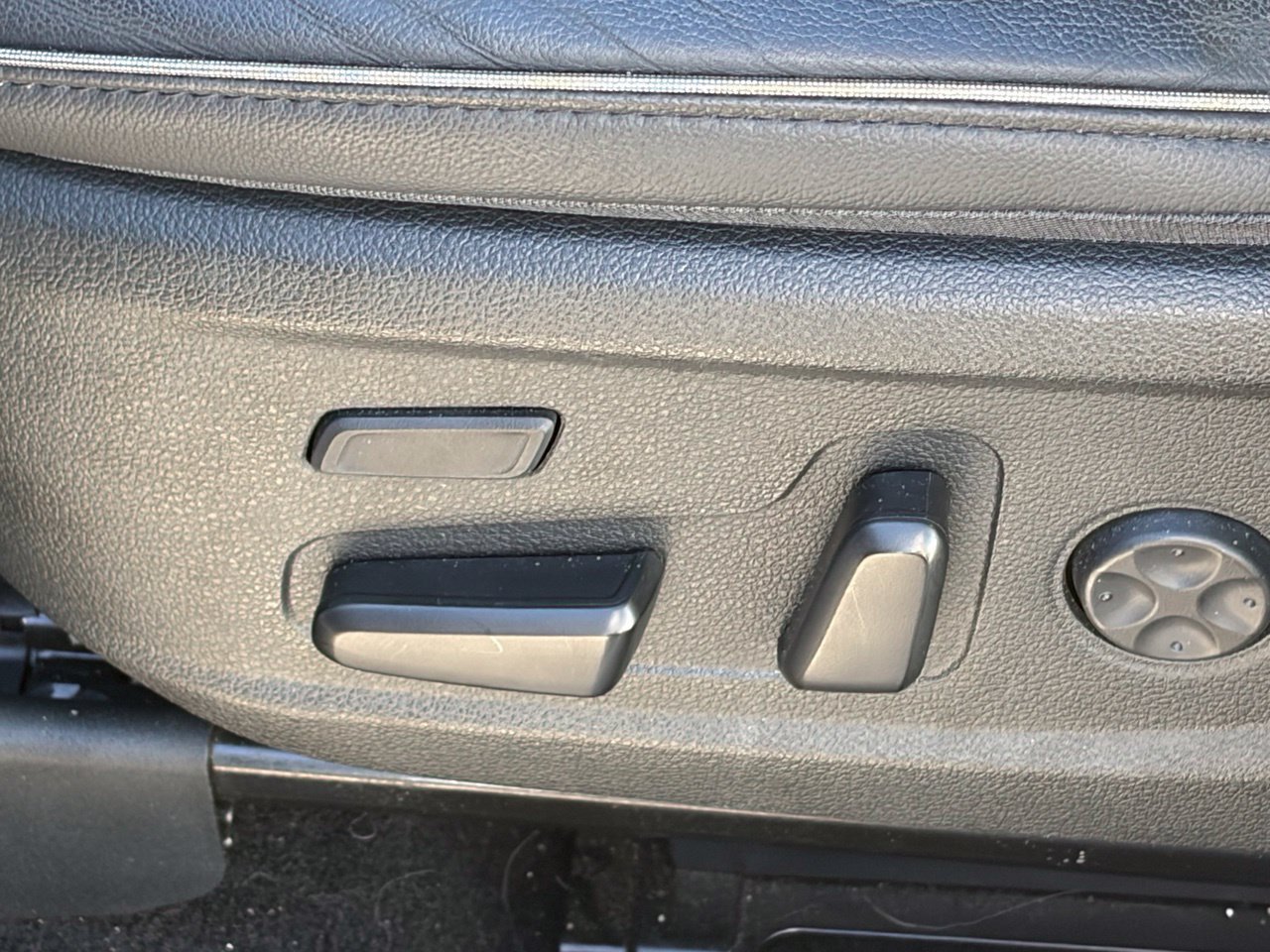 Used 2023 Hyundai Santa Fe Limited AWD/4WD image 7