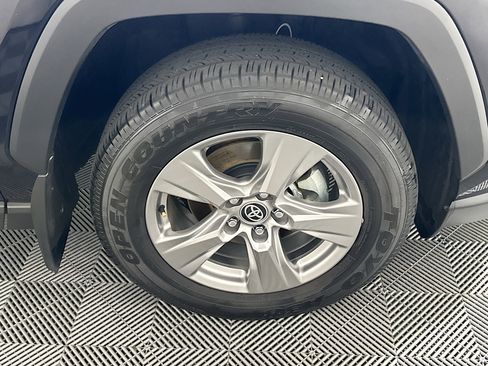 Used 2025 Toyota RAV4 LE AWD/4WD image 11