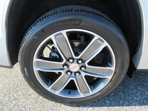 Used 2019 GMC Acadia Denali w/ Technology Package image 8