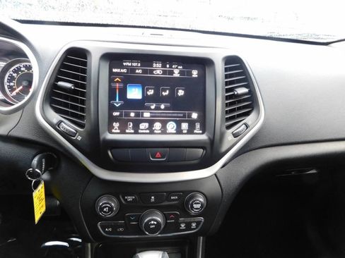 Used 2014 Jeep Cherokee Trailhawk w/ Leather Interior Group image 11