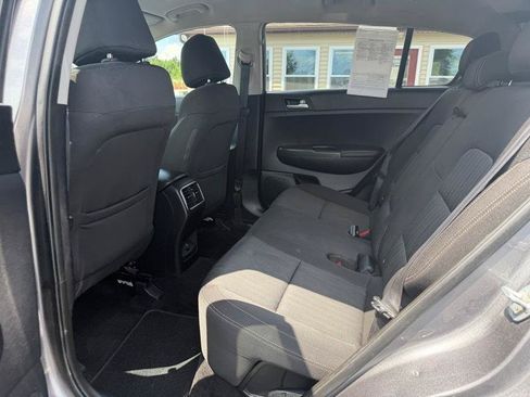 Used 2017 Kia Sportage LX FWD image 4