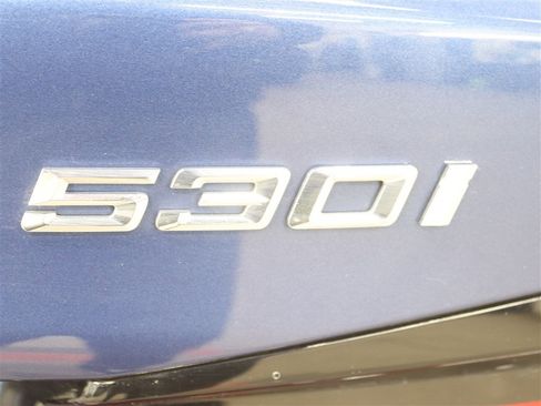 Used 2022 BMW 530i xDrive w/ Premium Package AWD/4WD image 10