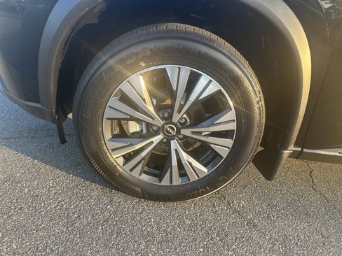 Certified 2023 Nissan Rogue SV w/ SV Premium B Package FWD image 9