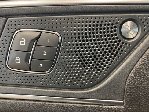 Used 2019 Ford Edge Titanium w/ Cold Weather Package image 14