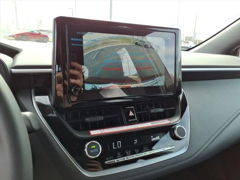 Certified 2025 Toyota Corolla SE image 10