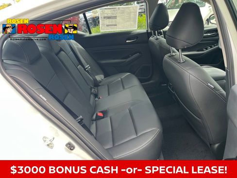 New 2025 Nissan Altima 2.5 SL image 17