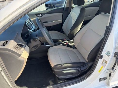 Used 2022 Hyundai Accent SE image 12