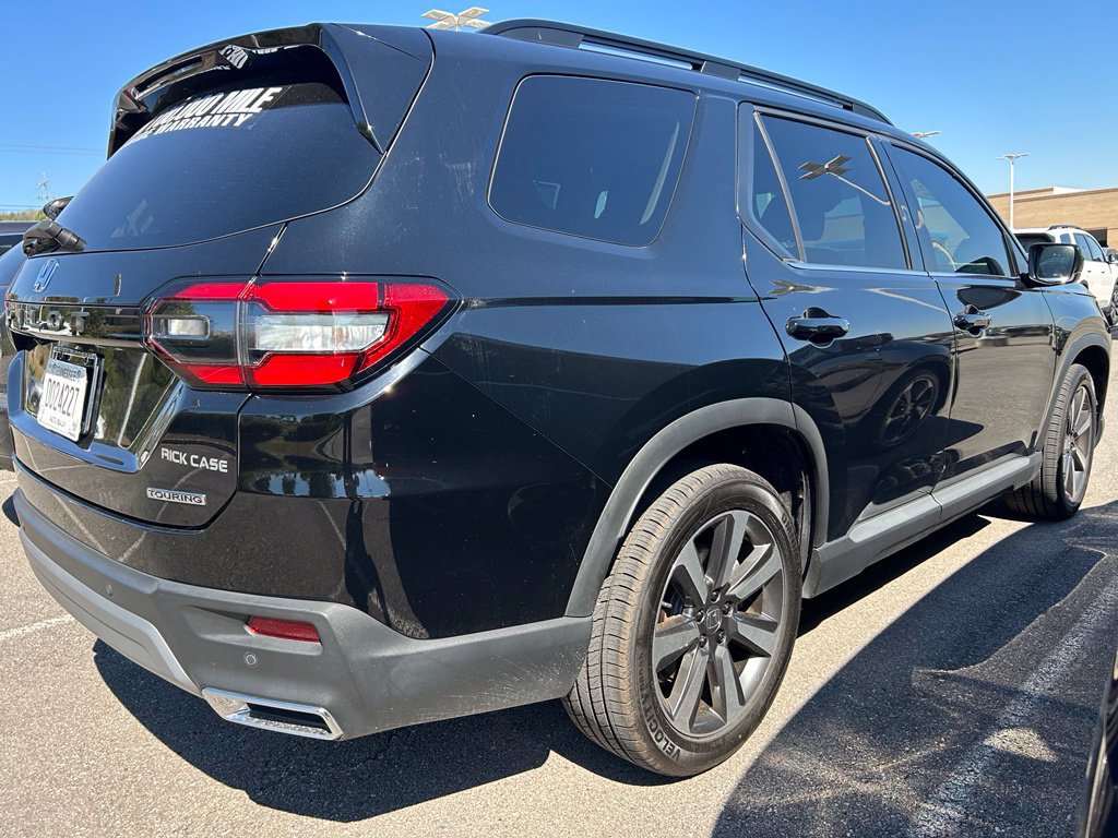 Used 2024 Honda Pilot Touring image 3