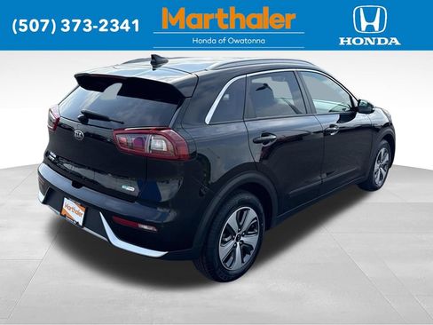 Used 2018 Kia Niro EX FWD image 5