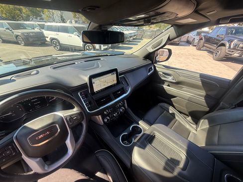 Used 2021 GMC Yukon SLT w/ SLT Premium Package image 7