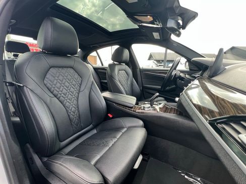 Used 2023 BMW 530e xDrive 530e iPerformance image 29