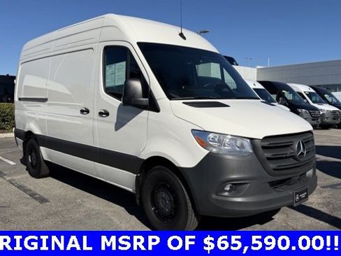 Used 2025 Mercedes-Benz Sprinter 2500 image 19