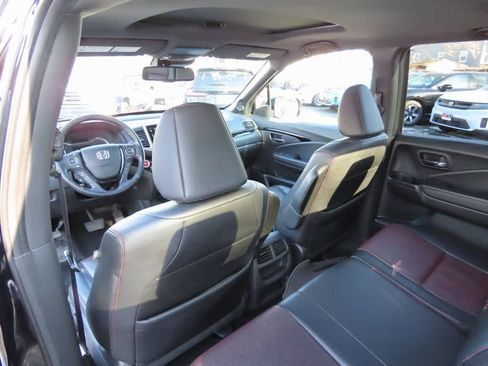 Used 2017 Honda Ridgeline Black Edition image 17