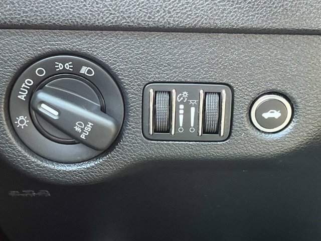 Used 2013 Dodge Charger SXT RWD image 32