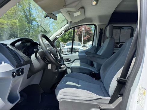 Used 2015 Ford Transit 250 130 Low Roof w/ Exterior Upgrade Package RWD image 21