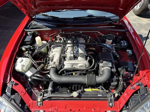Used 2005 MAZDA MX-5 Miata w/ Convenience Pkg RWD image 11