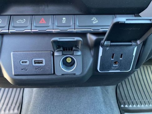 New 2026 Chevrolet Silverado 1500 Custom Trail Boss w/ LPO, Dark Essentials Package image 18