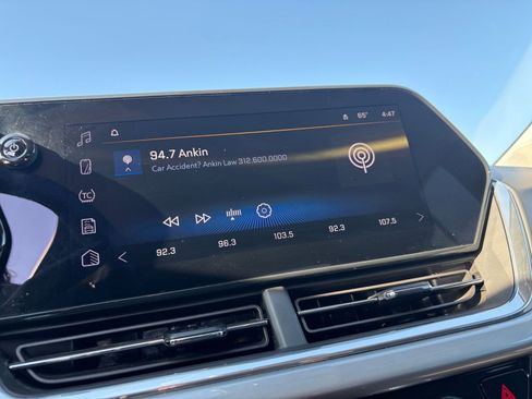 Used 2025 Chevrolet Trax LT w/ LT Convenience Package image 20