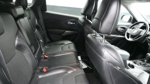 Used 2020 Jeep Cherokee Limited FWD image 11