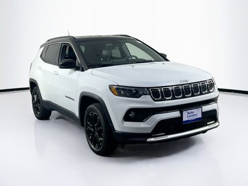 Used 2023 Jeep Compass Limited AWD/4WD image 3