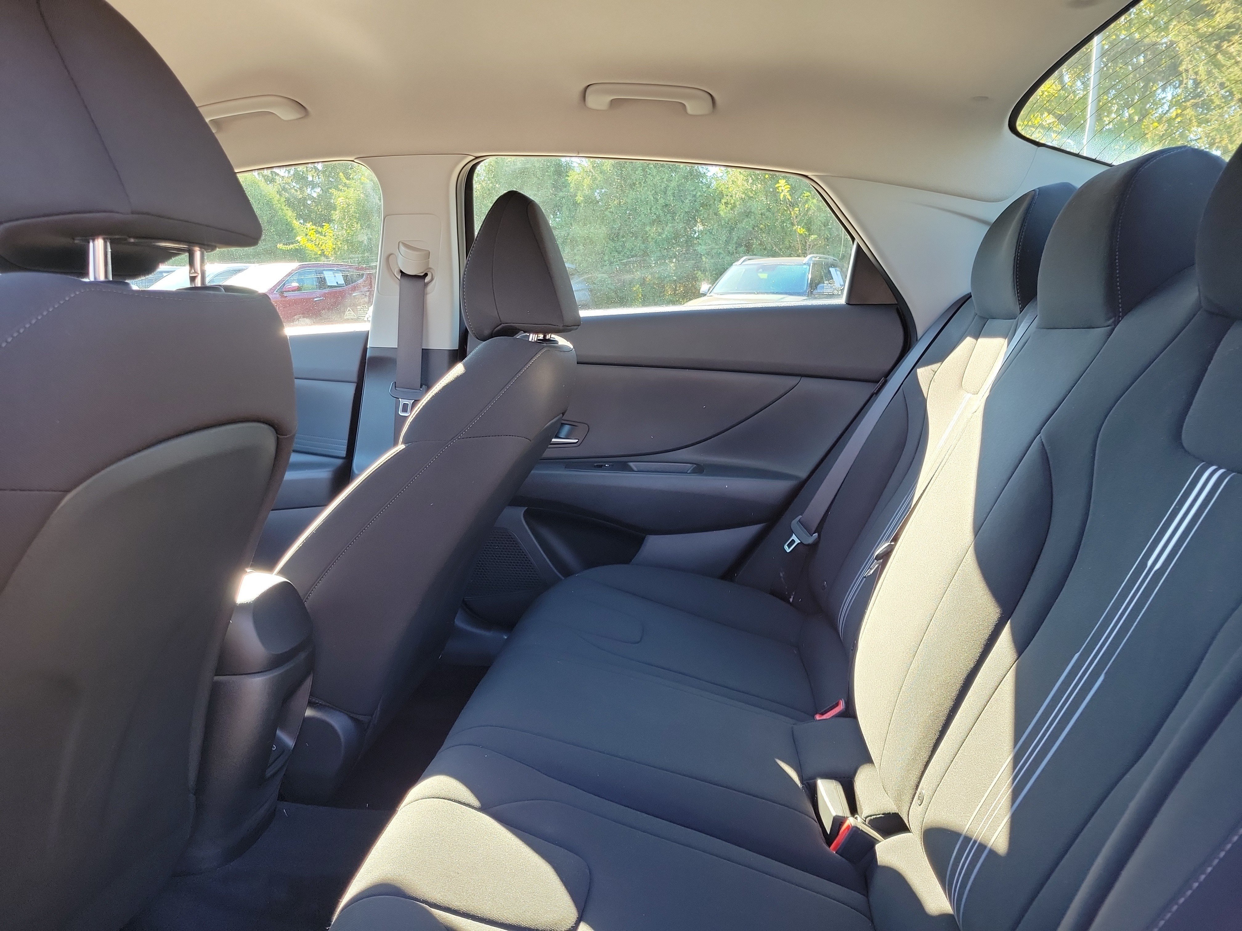 Used 2024 Hyundai Elantra SEL FWD image 11