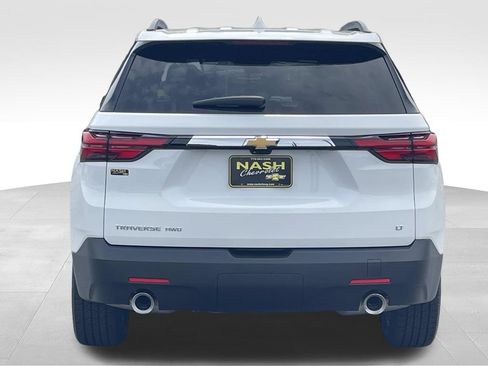 Used 2023 Chevrolet Traverse LT w/ LT Premium Package AWD/4WD image 4