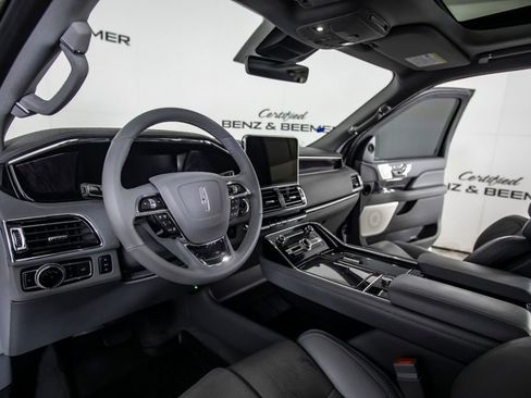 Used 2021 Lincoln Navigator Reserve image 27