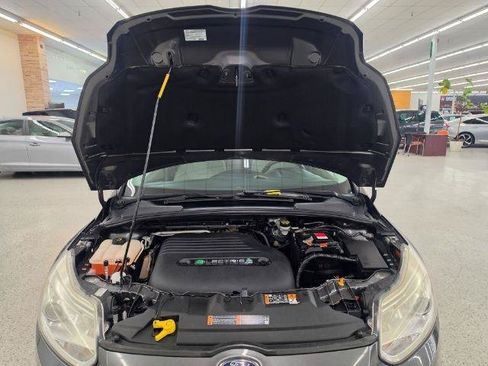 Used 2016 Ford Focus Electric Hatchback FWD image 40