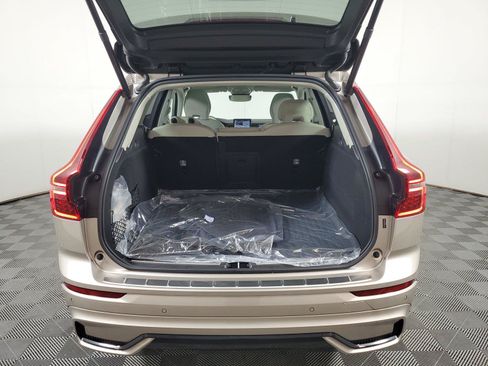 Used 2026 Volvo XC60 B5 Ultra w/ Protection Package Premier AWD/4WD image 9