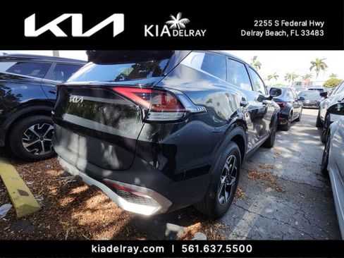 Used 2023 Kia Sportage LX FWD image 2