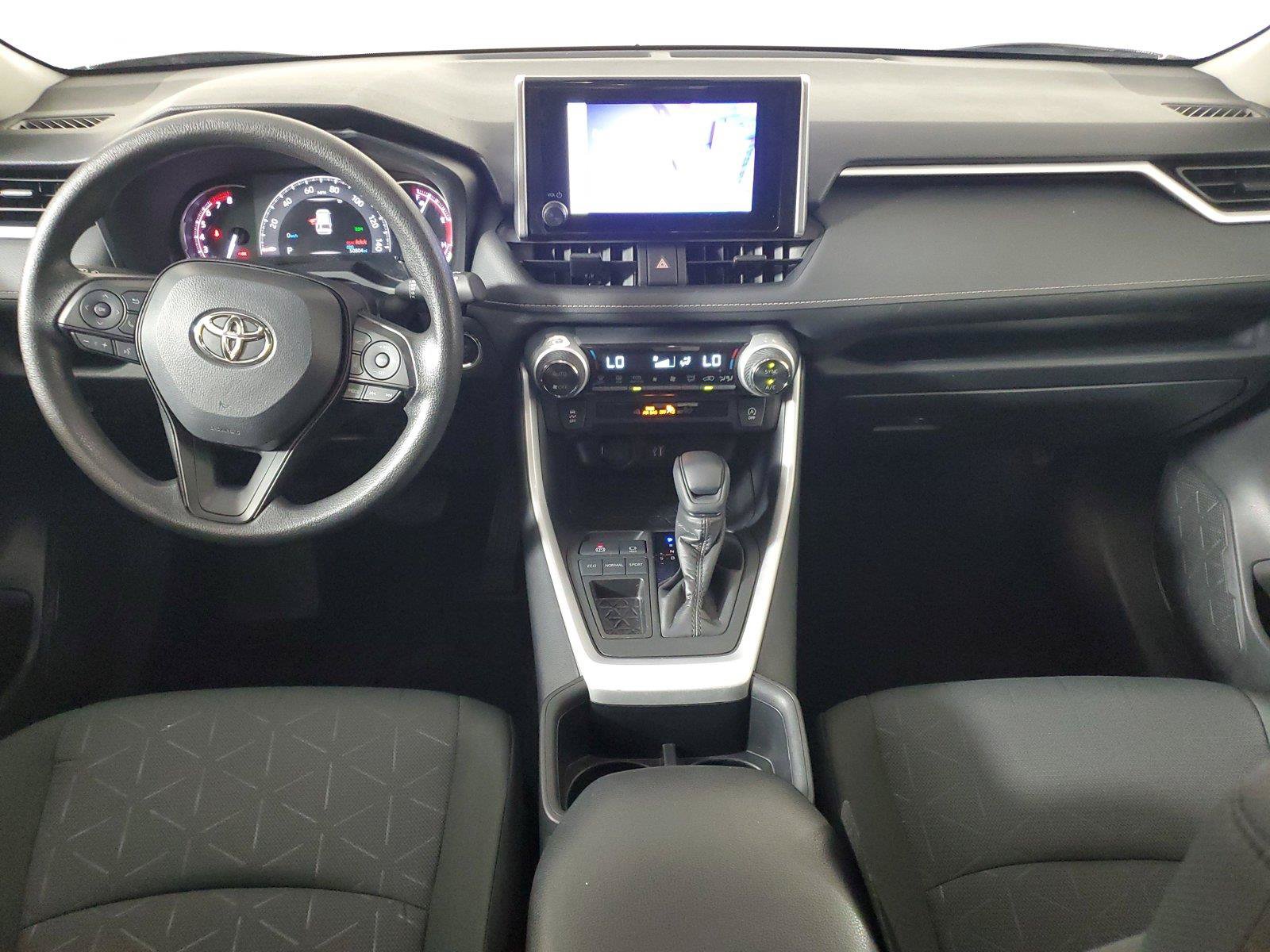 Used 2025 Toyota RAV4 XLE FWD image 11