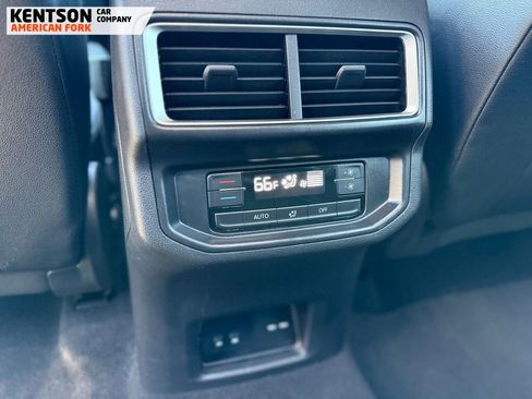 Used 2025 Volkswagen Atlas SE AWD/4WD image 38