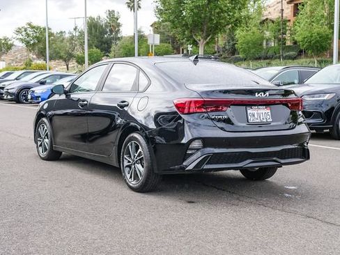 Certified 2024 Kia Forte LXS FWD image 5
