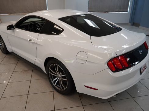 Used 2016 Ford Mustang Coupe RWD image 9