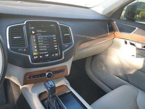 Used 2021 Volvo XC90 T6 Momentum w/ Climate Package AWD/4WD image 26