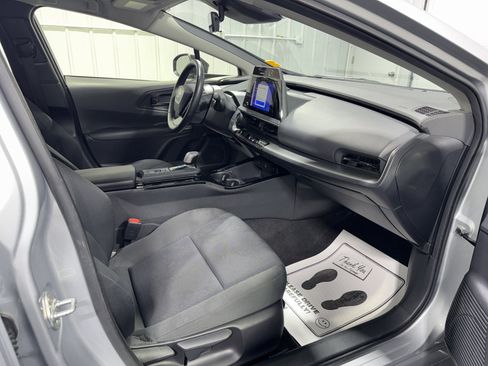 Used 2024 Toyota Prius LE image 10