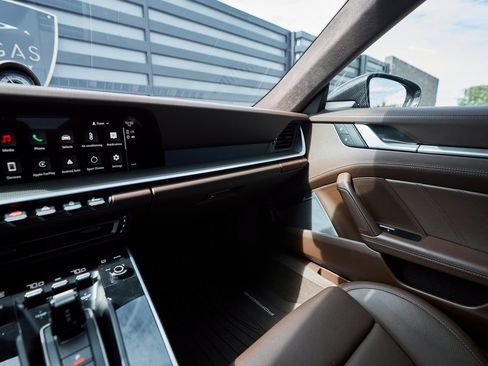 Used 2022 Porsche 911 Turbo S image 73