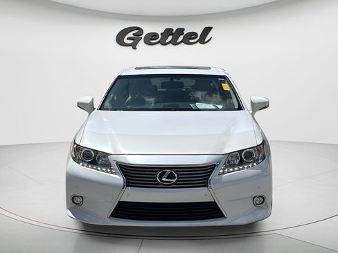 Used 2015 Lexus ES 350 w/ Luxury Package FWD image 2