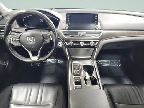 Certified 2022 Honda Accord Touring image 2