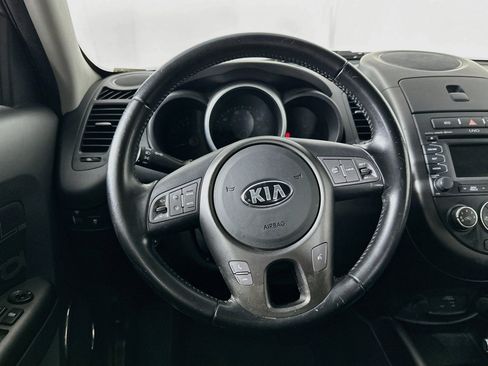 Used 2013 Kia Soul + w/ Audio Pkg FWD image 18