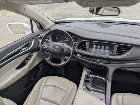 Used 2018 Buick Enclave Essence image 27