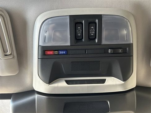 Used 2025 Subaru Crosstrek 2.0i Premium image 16