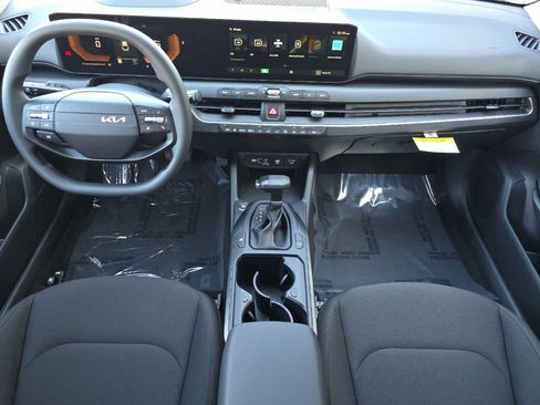 New 2026 Kia K4 LXS image 11