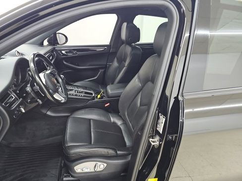 Used 2021 Porsche Macan image 4