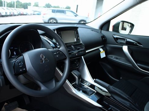 New 2025 Mitsubishi Eclipse Cross ES image 3